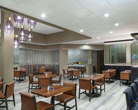DoubleTree by Hilton Hotel Newark Airport-1