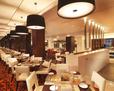 Mövenpick Dubai Grand Al Bustan-2