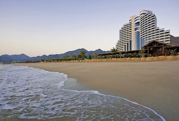 Hotel, Le Meridien Al Aqah Beach Resort