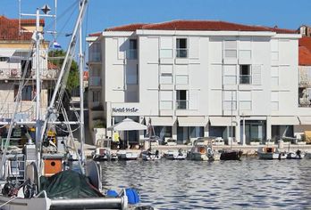 Hotel, Hotel Vrilo