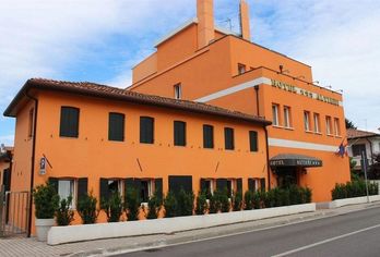 Hotel, Altieri