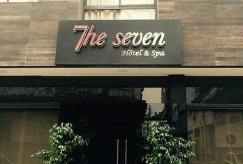 Hotel, The Seven