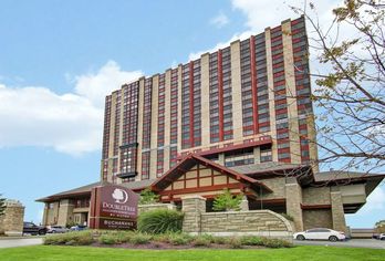 Hotel, DoubleTree Fallsview Resort & Spa by Hilton - Niagara Falls