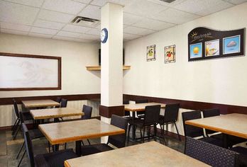Hotel, Days Inn by Wyndham Hinton