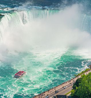 Blick in die reissenden Niagarafälle