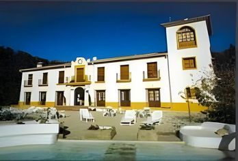 Hotel, Humaina