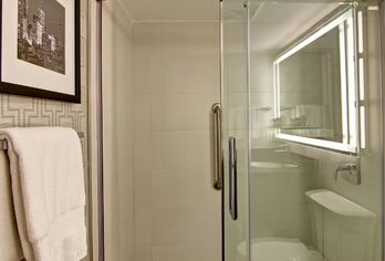 Hotel, DoubleTree by Hilton Hotel Toronto Downtown