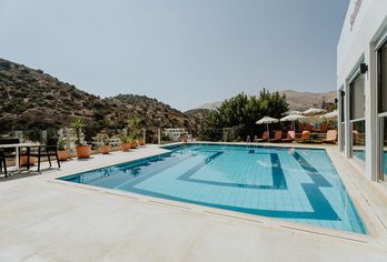 Hotel, Petra Hotel