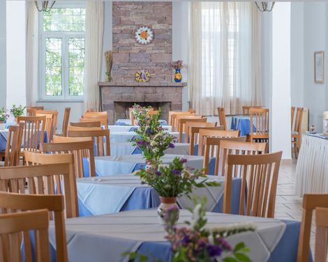 Delfinia Hotel & Bungalows-4