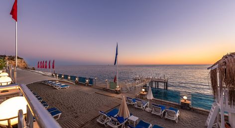 White City Beach Hotel