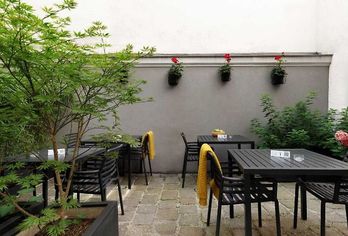 Hotel, HiLight Suites Hotel