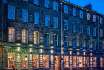 Hotel, Ten Hill Place Hotel