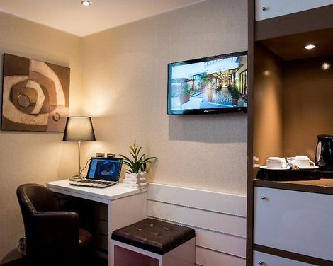 Magri's Hotel-4