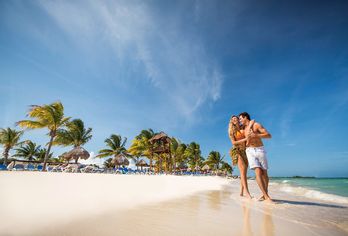 Hotel, BlueBay Grand Esmeralda