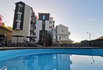 Hotel, Santa Cruz Village Hotel