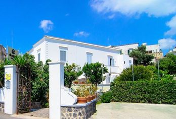 Hotel, Albergo Villa Giusto