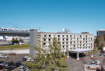 Hotel, Coast Gateway Hotel