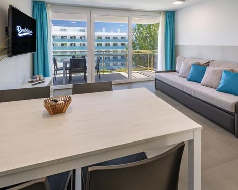 Rentalmar Salou Playa Family Suites & Pool-0