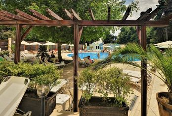 Hotel, Hotel MiraBelle