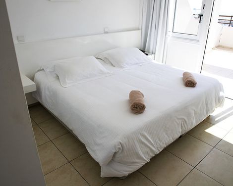 Sun Hall Beach Hotel Apts-3