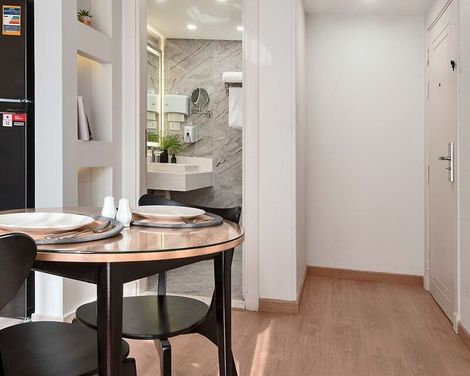 Parkside Boutique Furnished Apartments-4