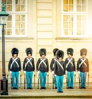 Wachwechsel am Schloss Amalienborg
