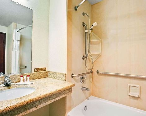 Ramada by Wyndham Tukwila Southcenter-4