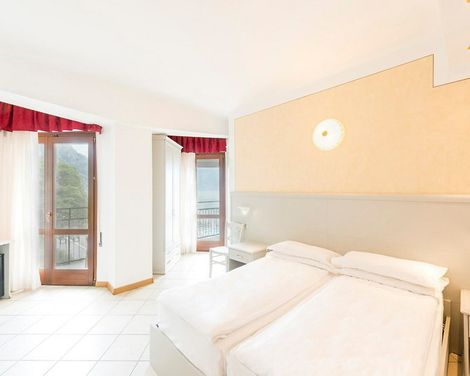 Hotel Garda Bellevue-0