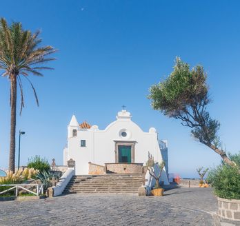 Die kleine Kirche Santa Maria del Soccorso.