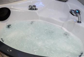 Hotel, Epaminontas Captain