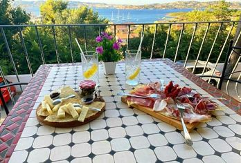 Hotel, Grand Hotel Palau