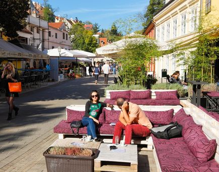 Zagreb Kroatien Städtereise Urlaub Cafés auf der Flaniermeile Tkalciceva