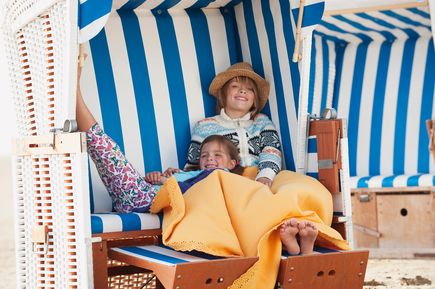 Kinder im Strandkorb, St. Peter Ording, Deutschland