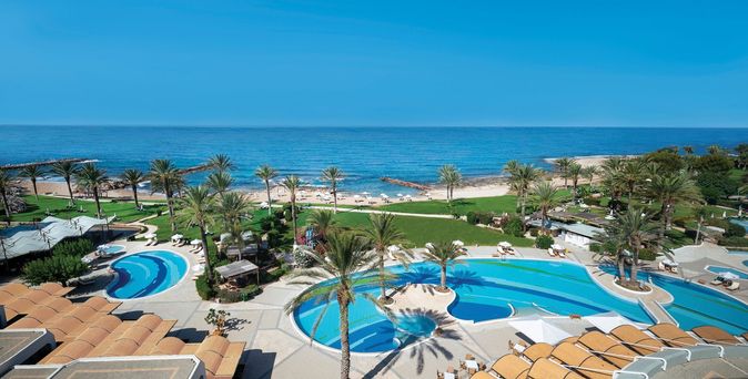 Poollandschaft Constantinou Bros Athena Beach Hotel