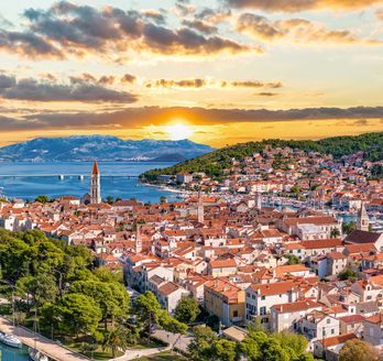 Vogelperspektive mit Blick auf Trogier.