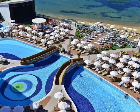 Azura Deluxe Resort & Spa Hotel-3