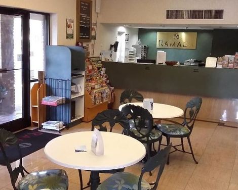 Ramada by Wyndham Temple Terrace/Tampa North-4