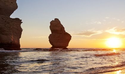 Blick auf die 12 Apostel in Australien zum Sonnenuntergang