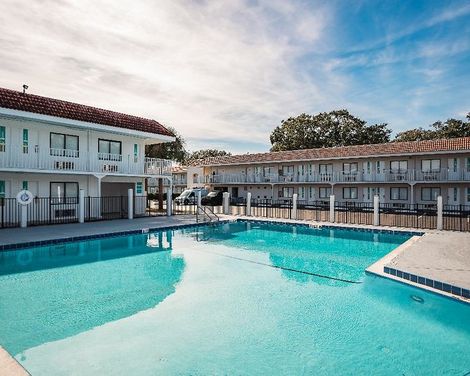 Travelodge by Wyndham Orlando Lake Buena Vista South-0