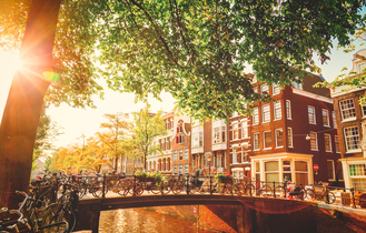 Städtereise Fahrradstädte Brücke in Amsterdam