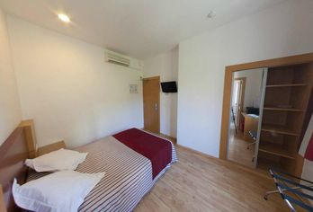 Hotel, Hotel Amic Colon