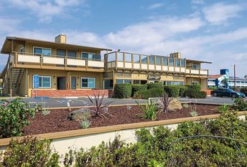 Hotel, Silver Surf
