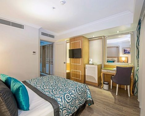 Crystal Waterworld Resort & Spa-0