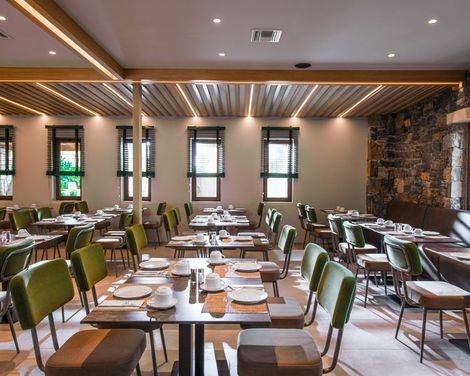 Petousis Hotel & Suites-4