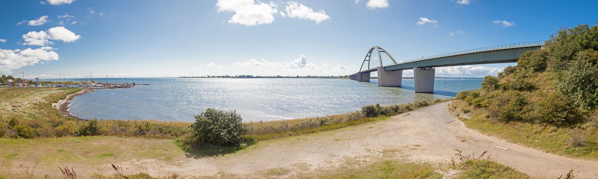 Puttgarden Brücke und Strand