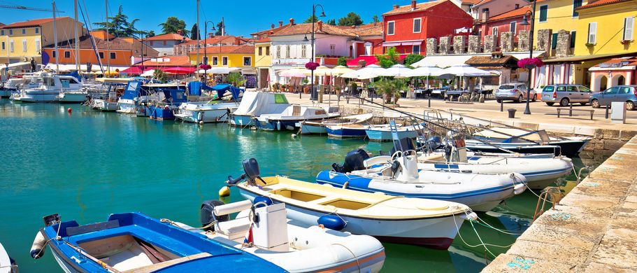 Novigrad historische Uferpromenade