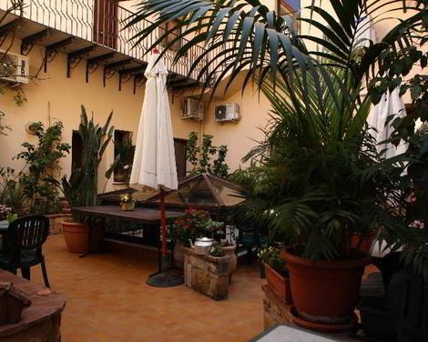 Art Lincoln B&B Palermo-4