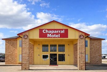 Hotel, Chaparral Motel