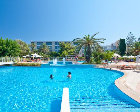 Caravia Beach Hotel & Bungalows-3