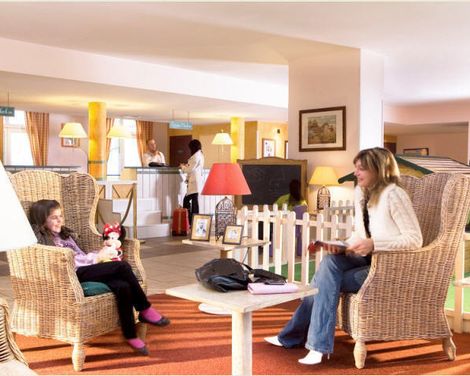 Campanile Val de France-3